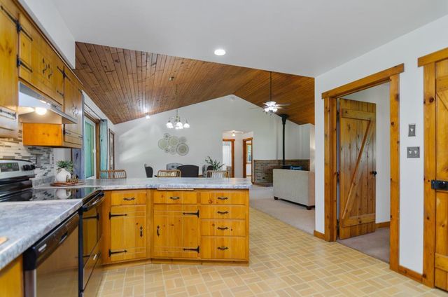 2594 WOOD LANE, Suamico, WI 54313