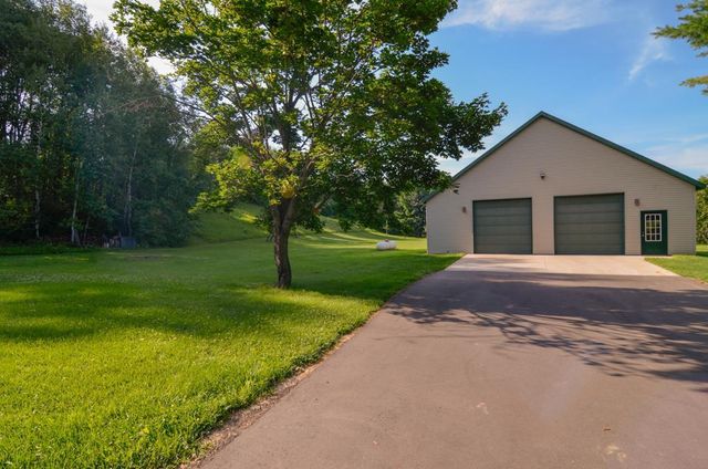 2594 WOOD LANE, Suamico, WI 54313