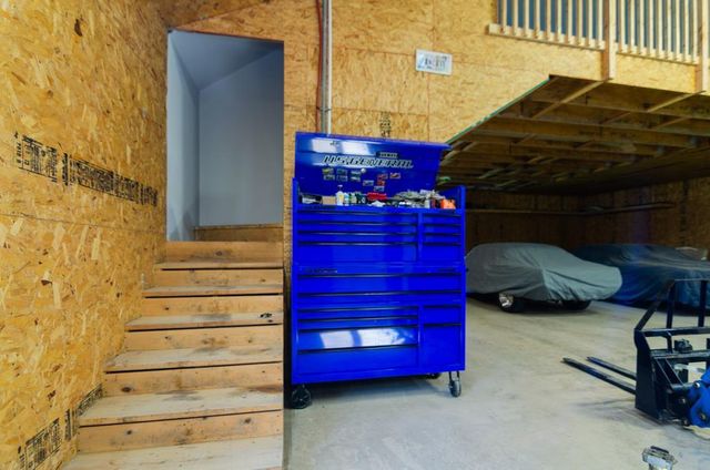 2594 WOOD LANE, Suamico, WI 54313