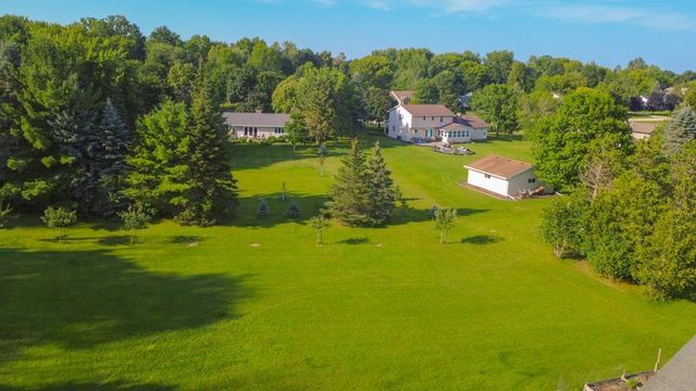 2594 WOOD LANE, Suamico, WI 54313