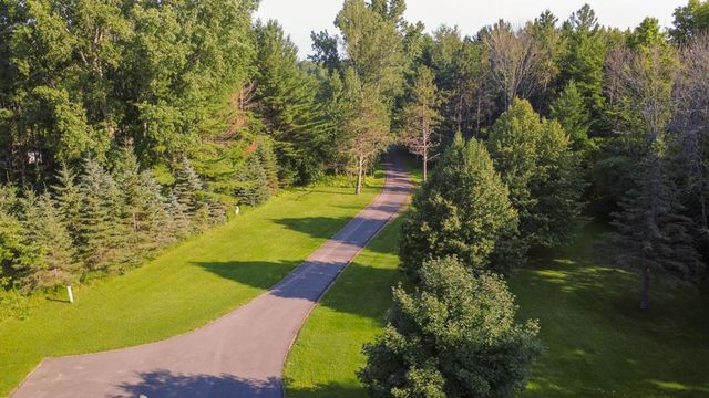 2594 WOOD LANE, Suamico, WI 54313