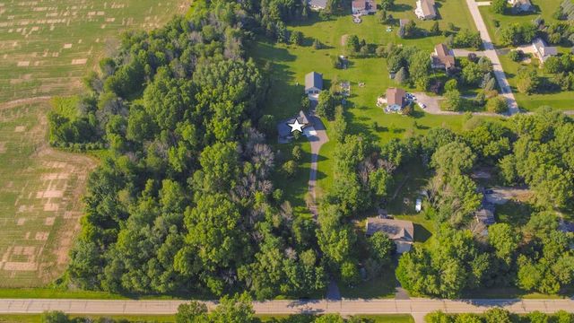 2594 WOOD LANE, Suamico, WI 54313