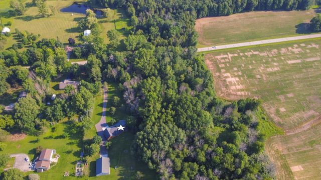 2594 WOOD LANE, Suamico, WI 54313