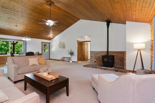 2594 WOOD LANE, Suamico, WI 54313