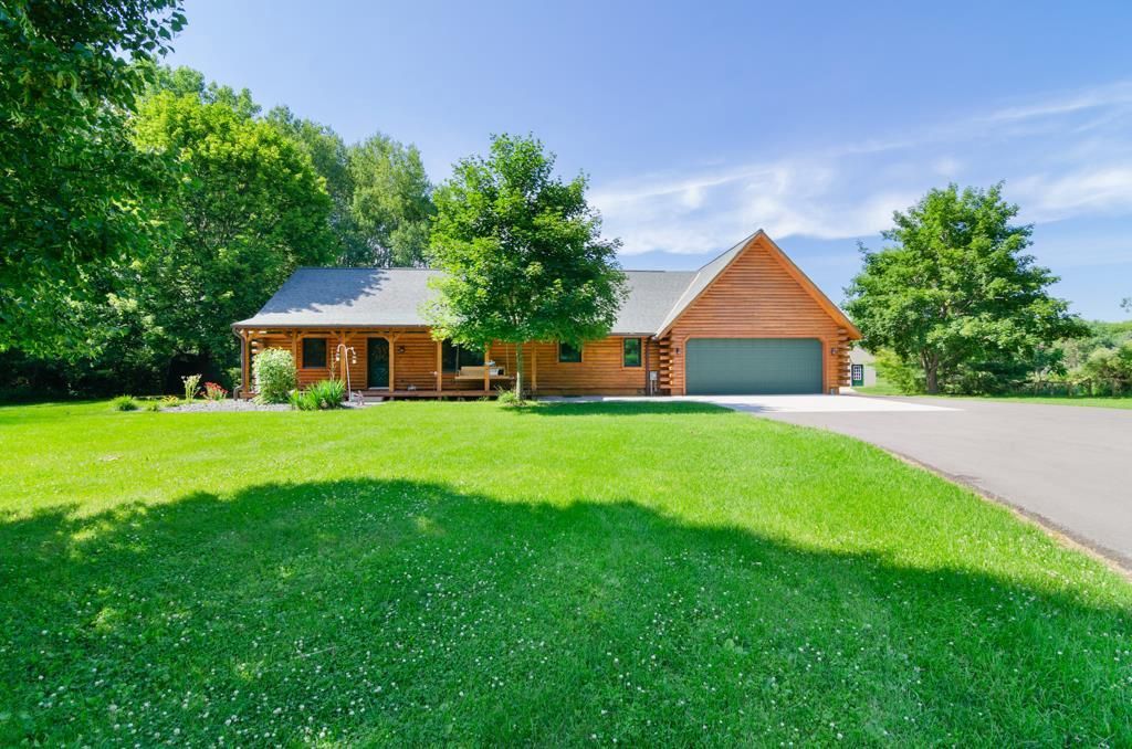 2594 WOOD LANE, Suamico, WI 54313