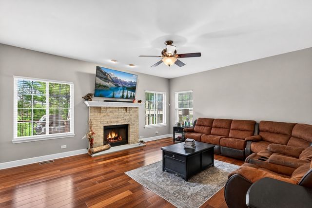 2107 Fairview Lane, Woodstock, IL 60098