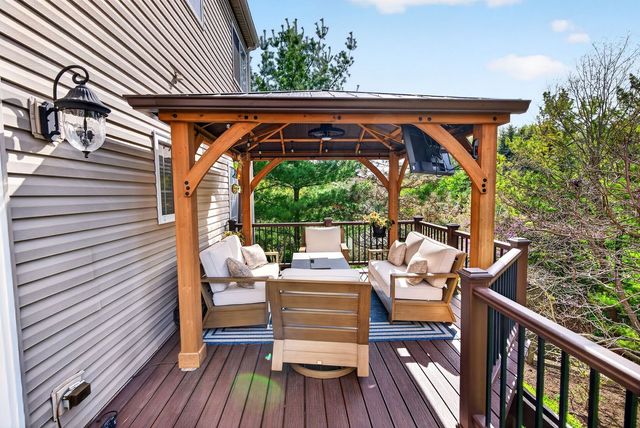 2107 Fairview Lane, Woodstock, IL 60098