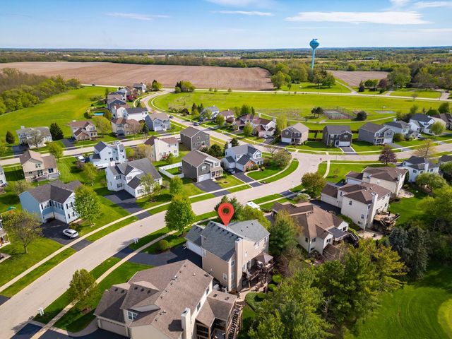2107 Fairview Lane, Woodstock, IL 60098