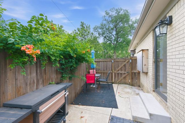1021 S Wicker St, Wichita, KS 67207