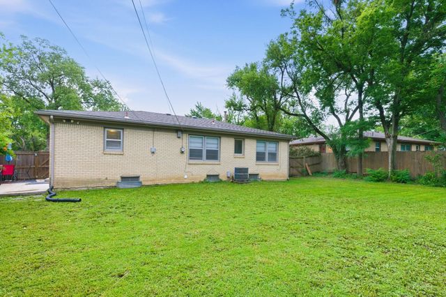 1021 S Wicker St, Wichita, KS 67207