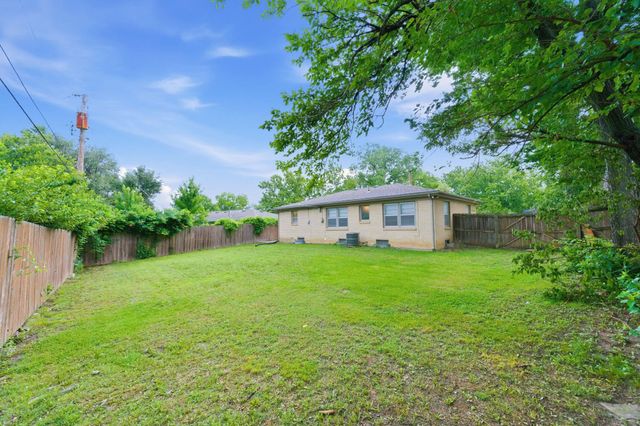 1021 S Wicker St, Wichita, KS 67207