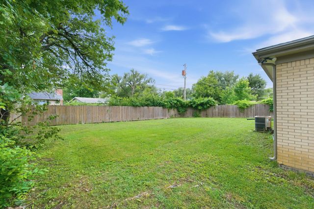 1021 S Wicker St, Wichita, KS 67207