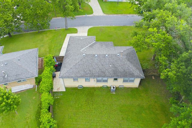 1021 S Wicker St, Wichita, KS 67207