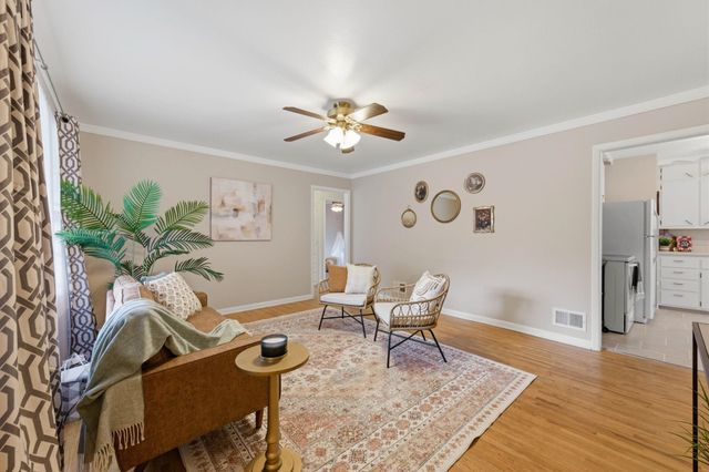 1021 S Wicker St, Wichita, KS 67207