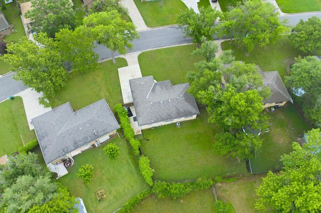 1021 S Wicker St, Wichita, KS 67207