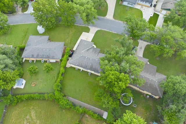1021 S Wicker St, Wichita, KS 67207