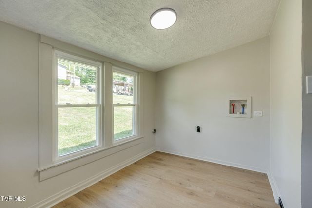 108 Independence Avenue, Mount Carmel, TN 37645