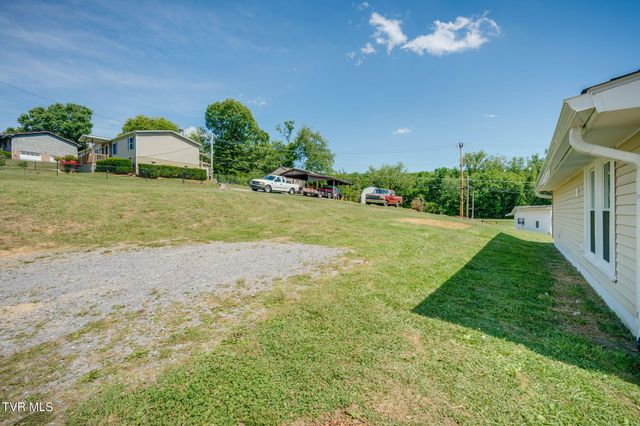 108 Independence Avenue, Mount Carmel, TN 37645