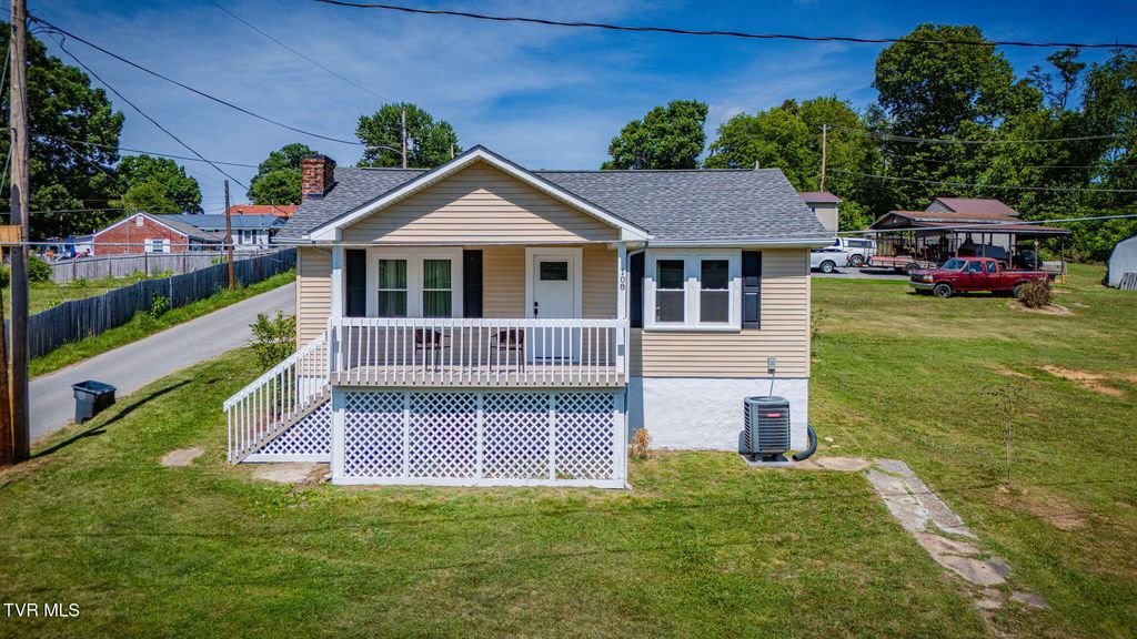 108 Independence Avenue, Mount Carmel, TN 37645