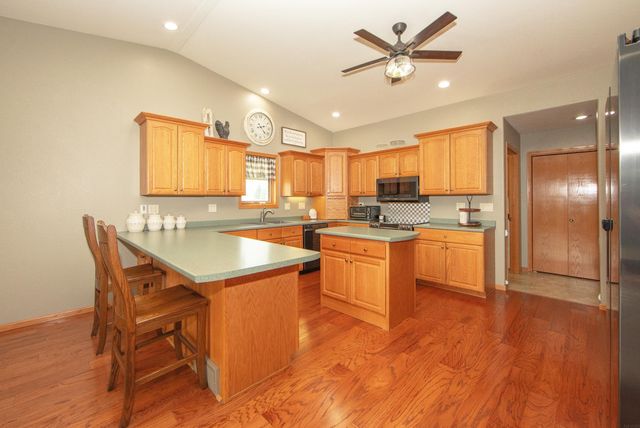 2419 Carstensen Dr, Waverly, IA 50677