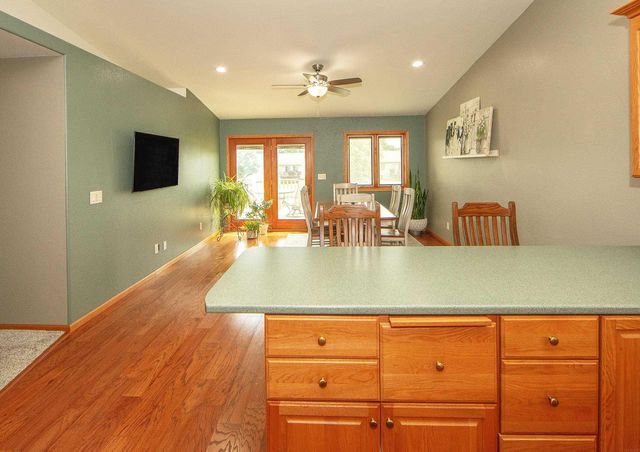 2419 Carstensen Dr, Waverly, IA 50677