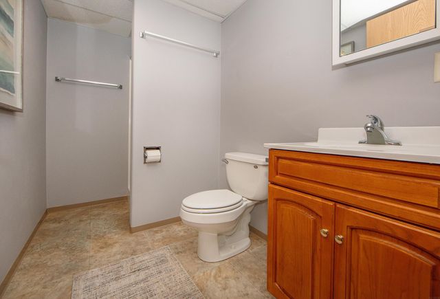 2419 Carstensen Dr, Waverly, IA 50677