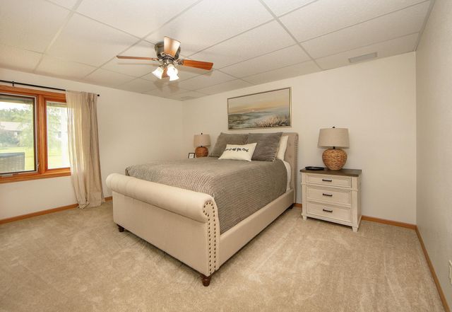 2419 Carstensen Dr, Waverly, IA 50677