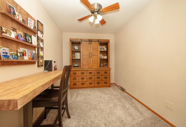 2419 Carstensen Dr, Waverly, IA 50677