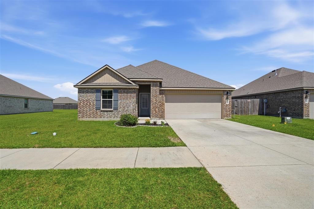 816 Coulee Bend Boulevard, Moss Bluff, LA 70611