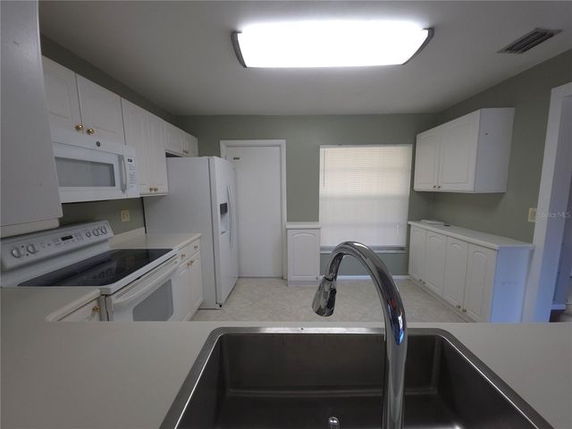 7604 N SANIBEL CIRCLE, Temple Terrace, FL 33637