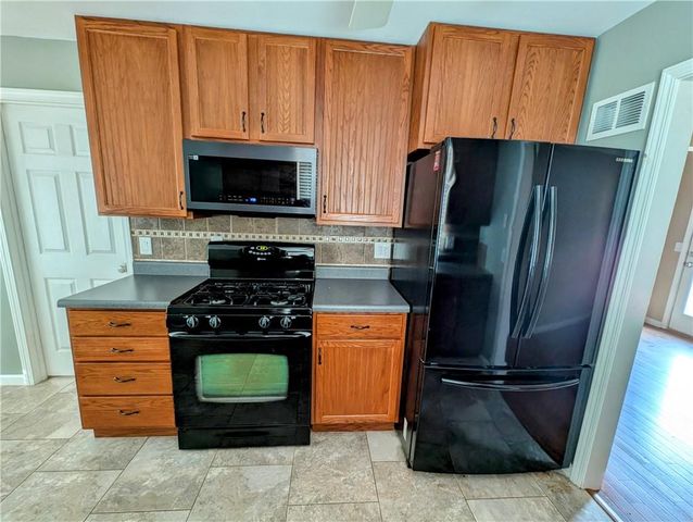 8113 N Serene Avenue, Kansas City, MO 64152