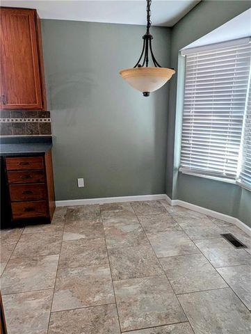 8113 N Serene Avenue, Kansas City, MO 64152