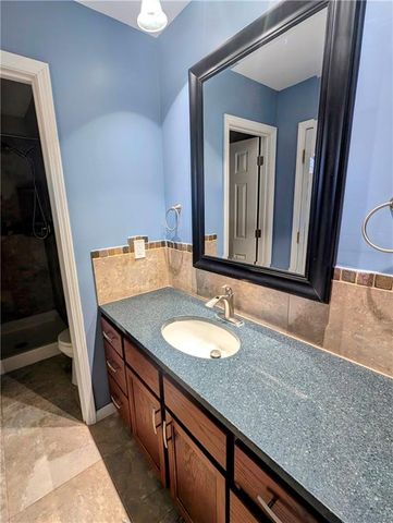 8113 N Serene Avenue, Kansas City, MO 64152