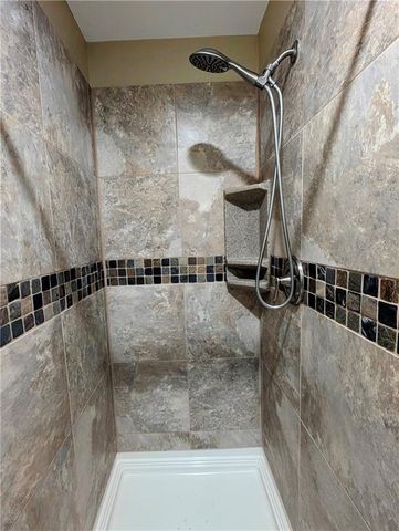 8113 N Serene Avenue, Kansas City, MO 64152