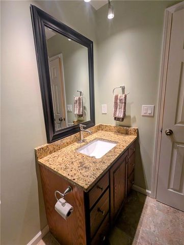 8113 N Serene Avenue, Kansas City, MO 64152