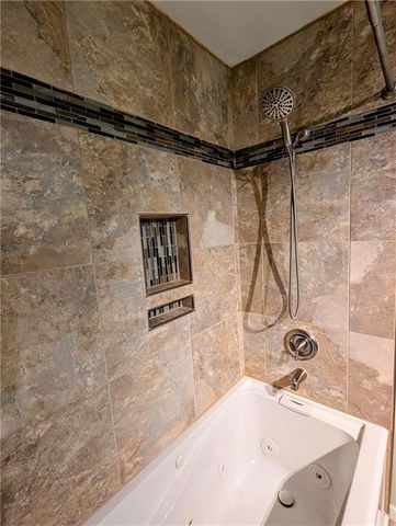 8113 N Serene Avenue, Kansas City, MO 64152