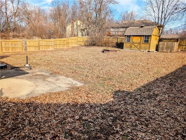 8113 N Serene Avenue, Kansas City, MO 64152