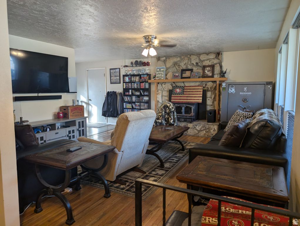 Image 4 of property listing at 2953 N 975 E, North Ogden, UT 84414