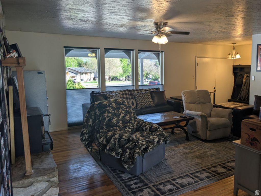 Image 5 of property listing at 2953 N 975 E, North Ogden, UT 84414