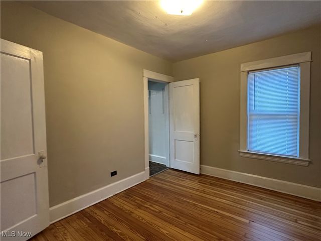 4011 E 29th Street, Newburgh Heights, OH 44105