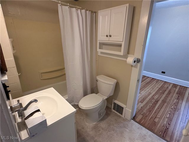 4011 E 29th Street, Newburgh Heights, OH 44105