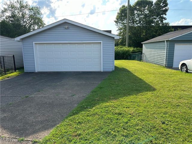 4011 E 29th Street, Newburgh Heights, OH 44105