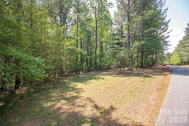 1518 W Paradise Harbor Drive, Connelly Springs, NC 28612