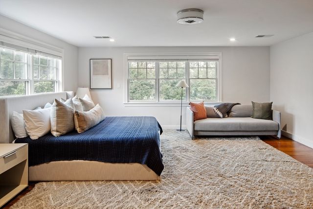 2 Edgewater Place, Winchester, MA 01890