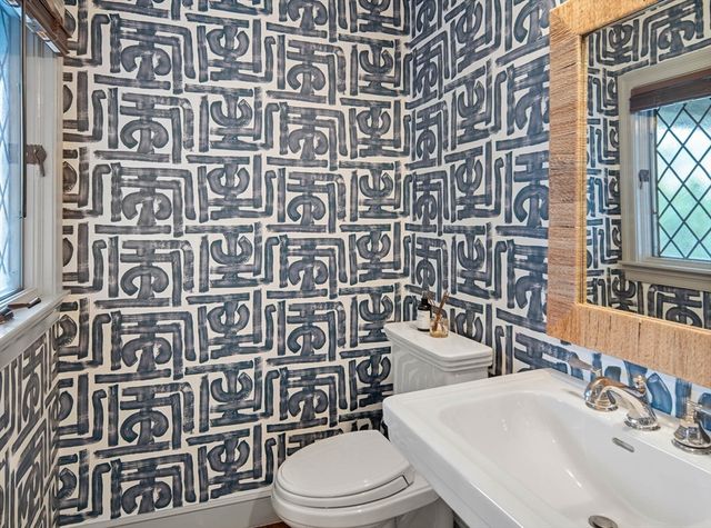 2 Edgewater Place, Winchester, MA 01890