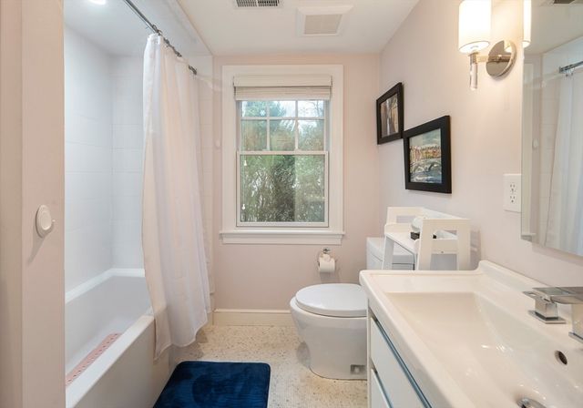 2 Edgewater Place, Winchester, MA 01890