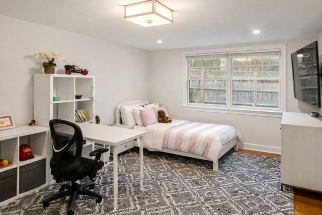 2 Edgewater Place, Winchester, MA 01890