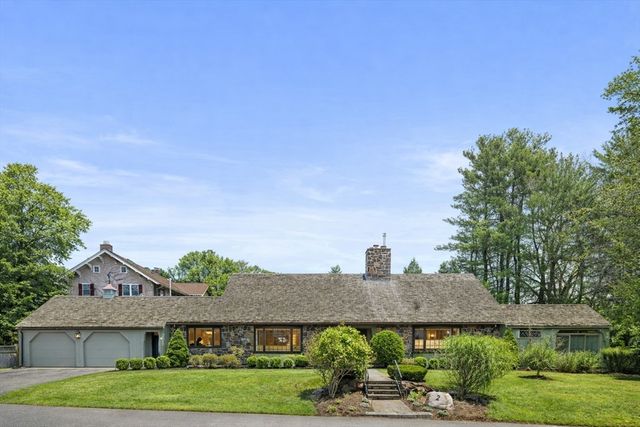 2 Edgewater Place, Winchester, MA 01890