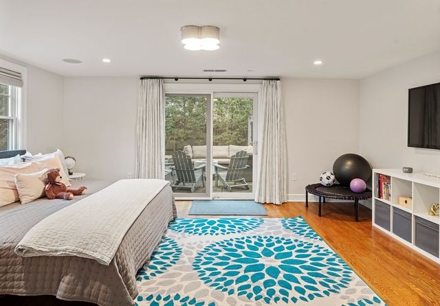 2 Edgewater Place, Winchester, MA 01890