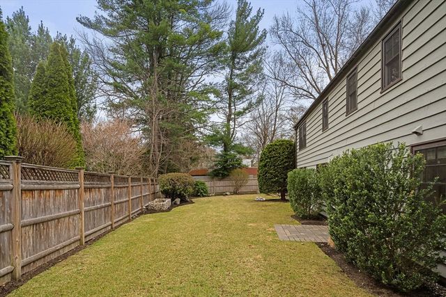 2 Edgewater Place, Winchester, MA 01890